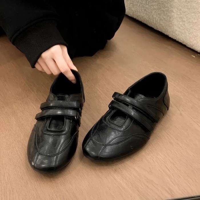 Giày da nhỏ Velcro mũi tròn phong cách cổ điển, giày múa ba lê miệng nông, giày Mary Jane tăng chiề