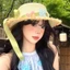 Mũ chống nắng bằng rơm thanh lịch có vành lớn và trang trí hoa cho những ngày đi nghỉ và đi biển
