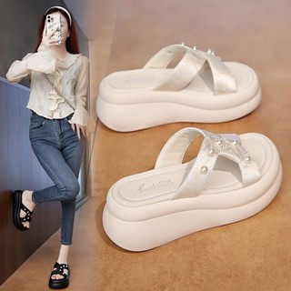 đôi sandal tăng chiều cao đế dày cho nữ mặc ngoài mùa hè phong cách mới cùng váy đi biển ngọc tr
