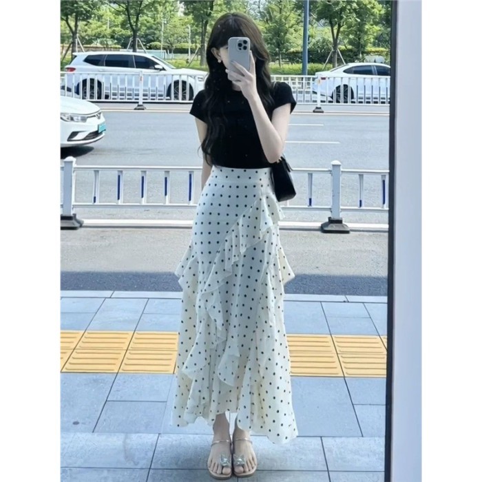 Váy chấm bi thiết kế màu trắng nhạt cho nữ mùa hè mới lưng cao in váy tutu chữ A váy ô không