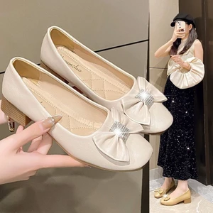 đôi giày đế dày da mềm dành cho nữ, giày mũ len đa năng mới, giày mũi nhọn gót vừa, giày cao gót
