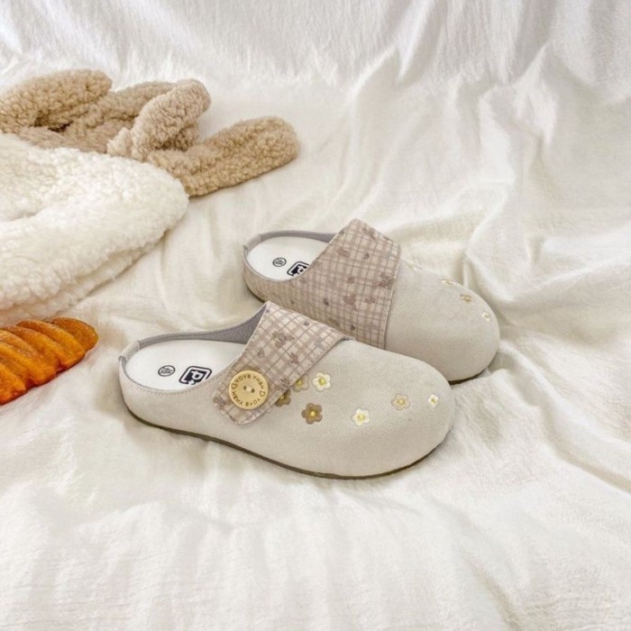Dép xỏ ngón thêu hoa , giày siêu hot, giày lười nữ đa năng, giày bệt slip-on, dopamine