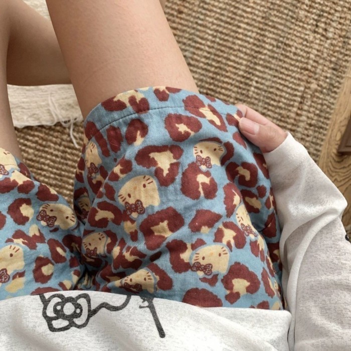 chiếc quần đi bộ Bộ đồ ngủ hình con gà lỗ mũi hoạt hình ngọt ngào và dễ thương cho nữ Bộ đồ ngủ q