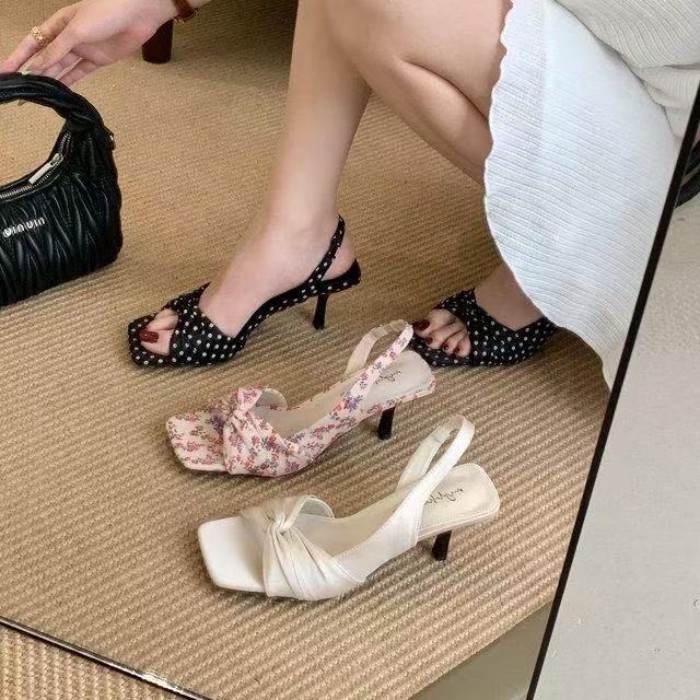 Hoa phong cách mới Giày sandal mũi vuông nơ hở mũi mùa hè Giày cao gót đế nhọn dây đeo sau lư