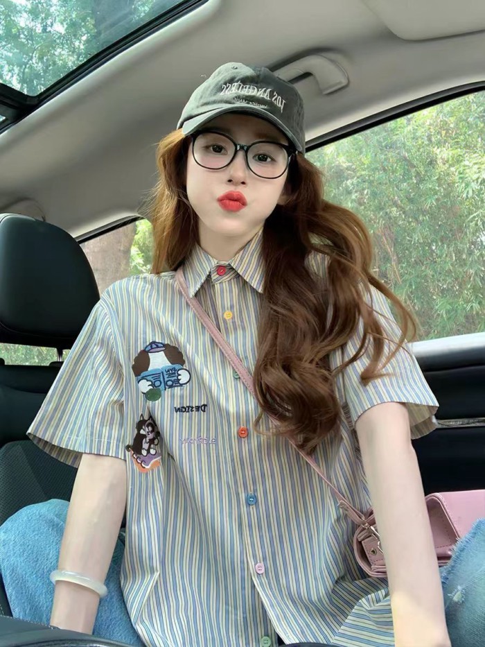 Mỹ Áo Sơ Mi Sọc Nữ Tay Ngắn Nữ Mùa Hè Mới Lười Đi Học Phong Cách Rời Thêu Top Hợp Thời Trang