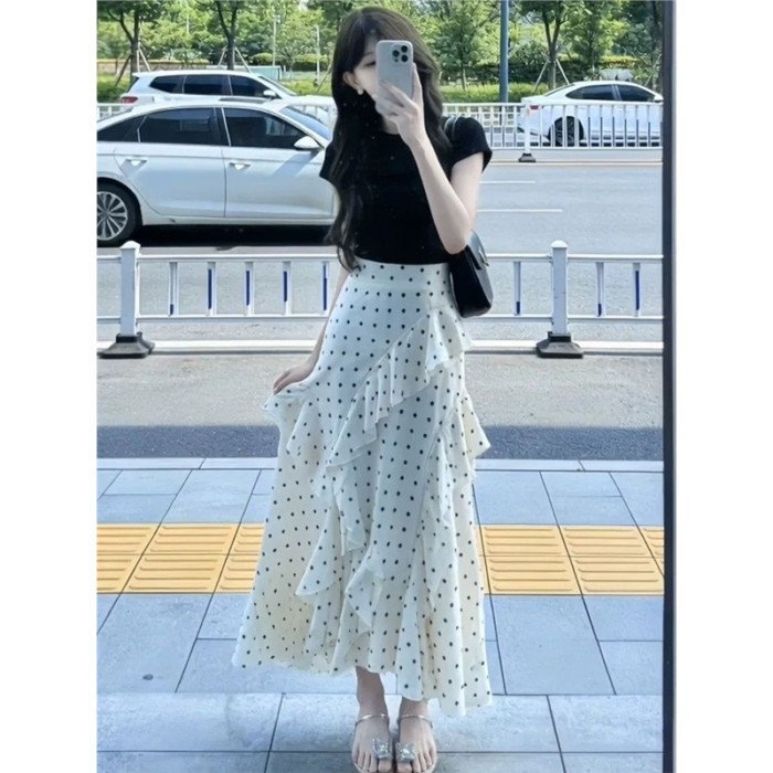 Váy chấm bi thiết kế màu trắng nhạt cho nữ mùa hè mới lưng cao in váy tutu chữ A váy ô không