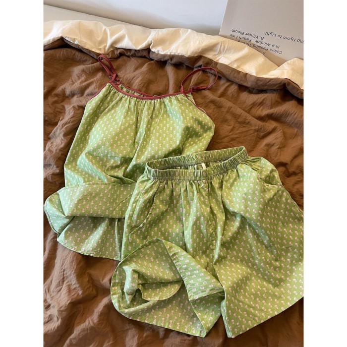 Bộ đồ ngủ hoa trắng xanh Hàn Quốc có đệm ngực và dây treo cho nữ mùa hè quần short mới và bộ