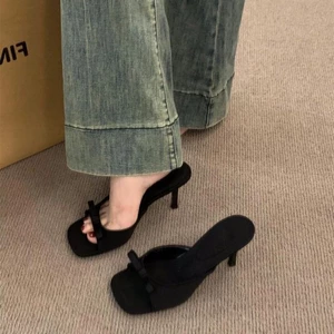 Dép Nữ Mùa Xuân Và Mùa Hè Mặc Ngoài Nơ Đen Satin Miệng Cá Hở Mũi Dây Giày Sandal Đế Giày Cao