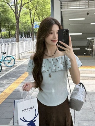 Áo thun ngắn tay nhún vai xanh chấm bi phong cách Hàn Quốc dành cho nữ mùa hè độc đáo và sang tr