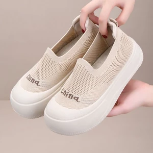 Feiwei Baotou Đế Dày Rỗng Lưới Thoáng Khí Giày Nữ Thời Trang Mùa Hè Giày Slip-on Tăng Chiều Cao Già