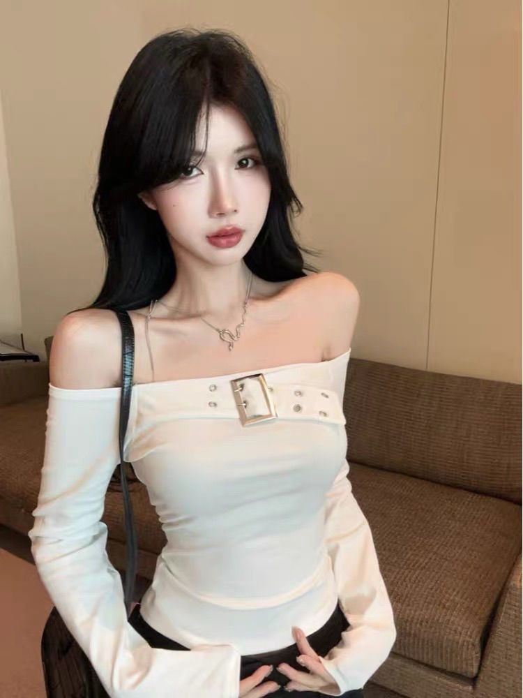 Áo thun dài tay nữ phong cách Mỹ, thiết kế slim-fit với dây kim loại nhỏ, phù hợp xuân thu