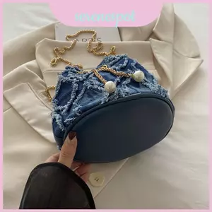 Túi xô Denim nhỏ nước có chi tiết dây chuyền và lưu trữ bên trong đường phố thời trang cho