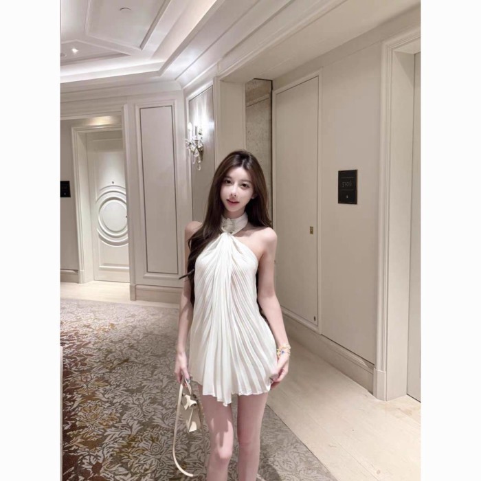 Gold Lady phong cách quý phái Satin Streamer dây cổ xếp ly nút kim cương hở lưng dành cho nữ