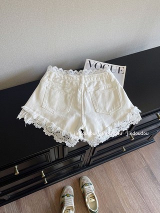 quần short trắng cho hot girl mặc làm áo khoác ngoài mùa hè, lưng cao khâu ren, quần short denim