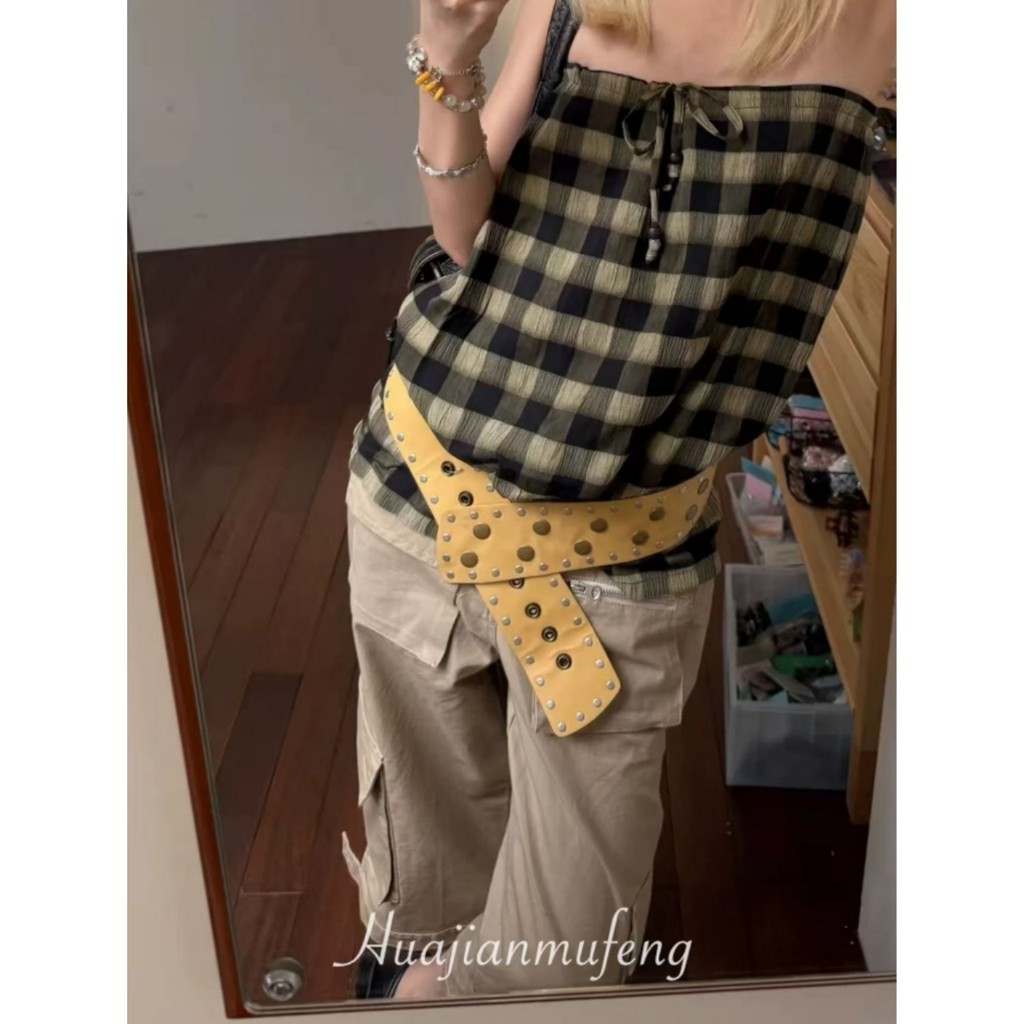 Thắt lưng nữ thiết kế Hàn Quốc với mặt thắt lưng rộng màu vàng như lá mùa thu, phù hợp phong cáchpunk và thời trang