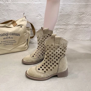 Tăng Chiều Cao Maillard Phương Tây Thoáng Khí Rỗng Giày Boot Cổ Ngắn Nữ Xuân Hè Phong Cách Anh Q
