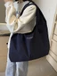 Túi đeo vai kiểu cổ điển bằng Nylon phong cách với nội thất rộng rãi và dây đeo đôi để đi chơi thông thường