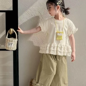 bộ đồ mỏng bé gái mùa xuân hè phong cách mới ba tầng xếp nếp ngắn tay ống rộng quần chín điểm dà