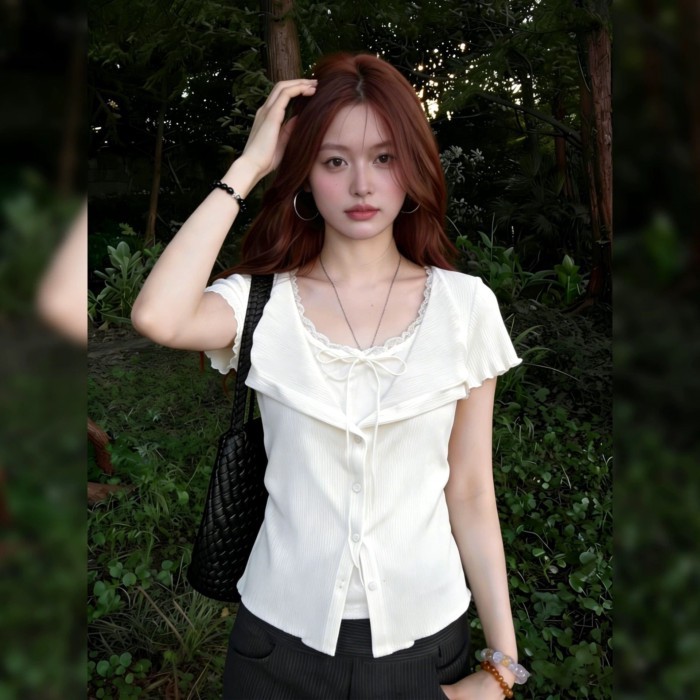 Áo thun cổ chữ V phong cách nữ tính ngọt ngào cho nữ mùa hè với áo hai dây giả chắp vá giảm eo đa n
