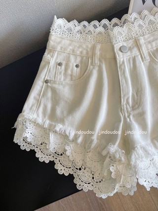 quần short trắng cho hot girl mặc làm áo khoác ngoài mùa hè, lưng cao khâu ren, quần short denim