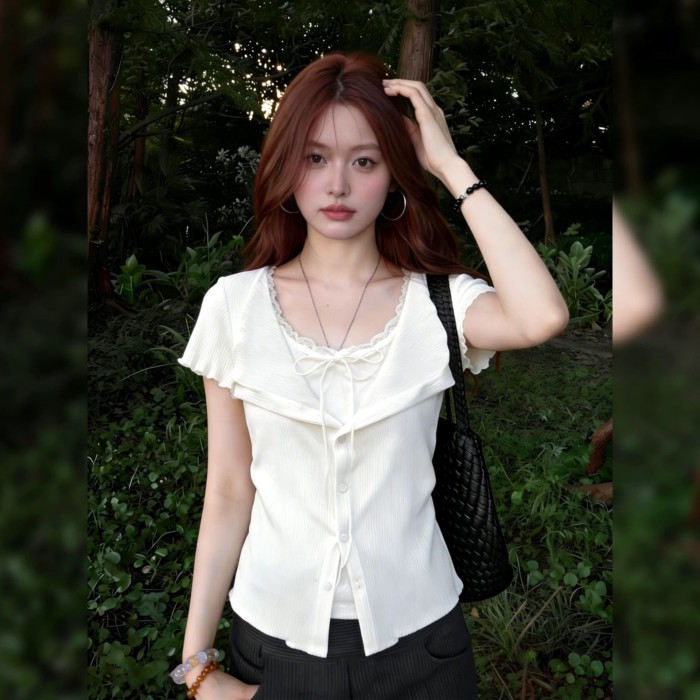 Áo thun cổ chữ V phong cách nữ tính ngọt ngào cho nữ mùa hè với áo hai dây giả chắp vá giảm eo đa n