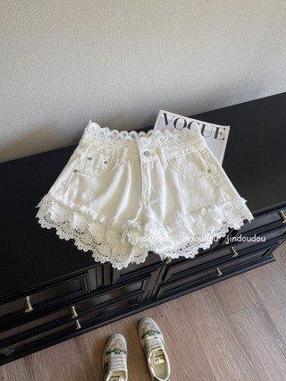 quần short trắng cho hot girl mặc làm áo khoác ngoài mùa hè, lưng cao khâu ren, quần short denim