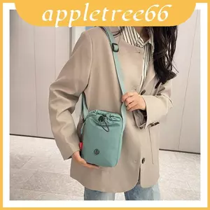 Túi đeo chéo tối giản bằng Nylon dành cho nữ có cấu trúc mềm mại và phong cách đô thị