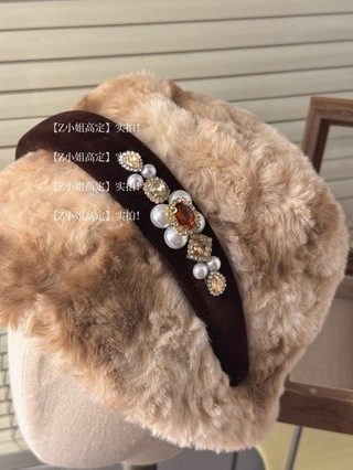 Mũ Miss Sister thu đông, chất liệu nhung cao cấp, điểm nhấn kim cương giả
