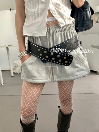 Girdle Phong Cách Hàn Quốc có đinh tán retro, phù hợp với váy thắt lưng đen