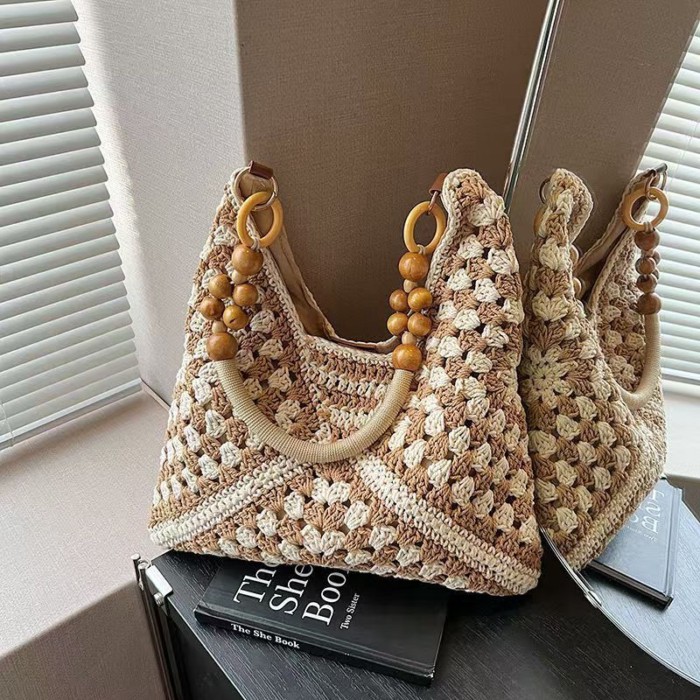 Large Capacity Woven Bag Women's New Hollow Bag Single Shoulder Straw Tote Seaside Vacation Beac