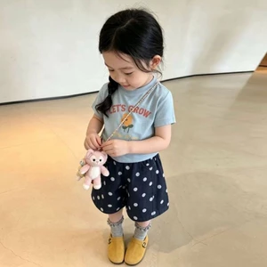 Bộ đồ mùa hè cho bé gái phong cách Hàn Quốc mới in hoa chữ cái mềm mại trên đầu bằng sáp quần sh