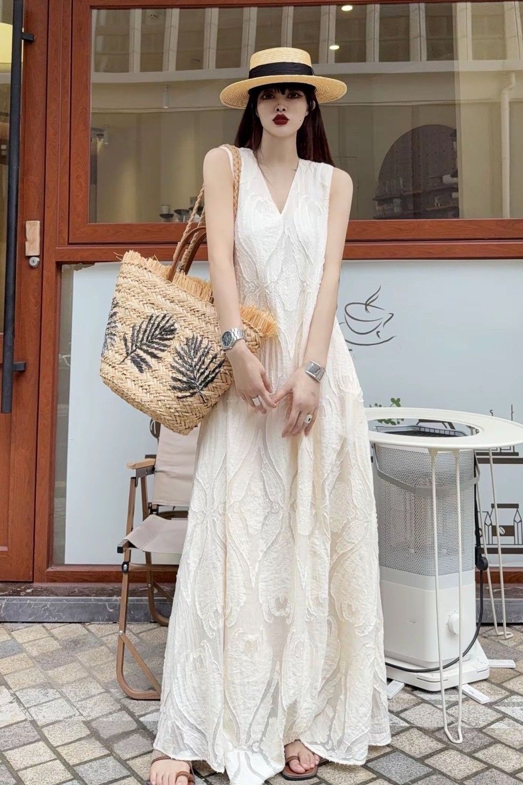 Đầm thêu dài mắt cá chân kiểu dáng cao cấp, đơn giản