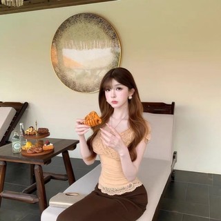 Áo thun ngắn tay cổ chữ V phối ren kiểu Pháp dành cho nữ, màu hoa mai của xã hội đẹp eo thon