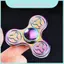 Spinner Rainbow Tri được thiết kế đẹp lý tưởng để tặng bạn bè và gia đình