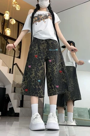 chiếc quần jean ba phần tư in họa tiết da báo mùa hè mới dành cho nữ, cạp cao, dáng ôm, hợp thời