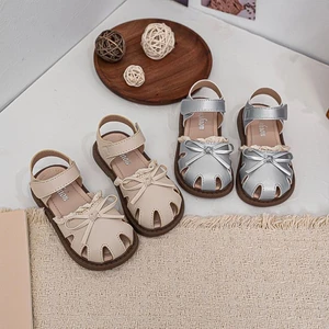 Bé Gái Xăng Đan Xuân Hè Mới Mẫu Giáo Giày Công Chúa Chống Trơn Trượt Đế Mềm Bao Đầu Bé Gái Giày