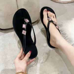 Dép đế bằng cho nữ mang bên ngoài dép xỏ ngón đính đá thời trang mùa hè dép đi biển chống trượt