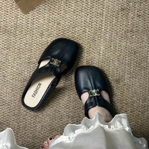 Giày Baotou Roman cho nữ mùa hè với váy, sandal retro, gót thấp
