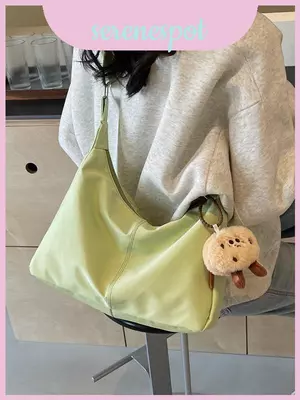 Tote nữ hình vuông có chất liệu mềm và điện thoại lưu trữ bên trong