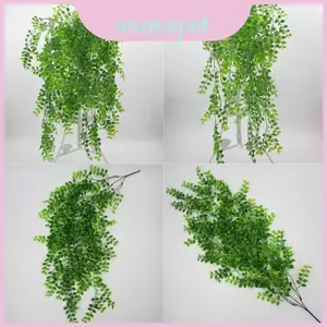 Treo tường cây xanh giả trang trí bằng cành nhựa để tăng cường không gian trong nhà