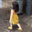 Bé Gái Váy Suspender Mùa Hè Bé Gái Đi Biển Kỳ Nghỉ Bãi Biển Váy Trẻ Em Màu Vàng Chấm Bi Váy