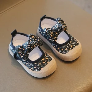 Giày vải thông thường đế mềm cho bé gái mùa xuân thu, giày trẻ em mẫu giáo Velcro thoáng khí