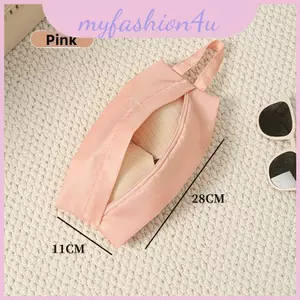 Đóng gói tổ chức du lịch với thiết kế hiện đại cho đồ lót và quần áo trong phòng ngủ hoặc phòng tắm