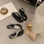 Giày sandal mũi nhọn đẹp phong cách Pháp dành cho nữ mùa hè khóa kim loại mới kèm váy đế phẳn