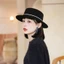 Mũ vành phẳng màu đen dành cho nữ vào mùa thu đông Phong cách mới Mũ len kiểu Pháp Mũ nỉ thời trang và đa năng Thanh lịch Flat Top Mũ len dành cho nữ