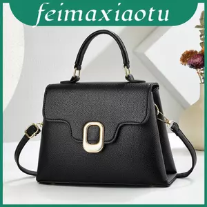 Túi đeo vai Pu hiện đại cầm tay có dây kéo nội thất và cảm giác mềm mại cho đường phố thời trang