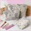Túi đựng mỹ phẩm hợp thời trang dập nổi bằng vải Polyester để trang điểm hàng ngày và du lịch
