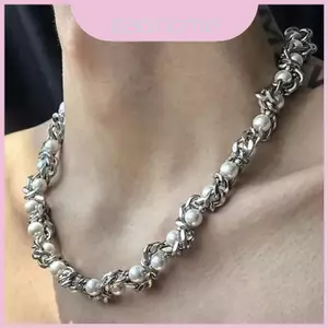 Vòng cổ thép titan hình học hiện đại với ngọc trai mẹ ngọc trai thời trang hàng ngày