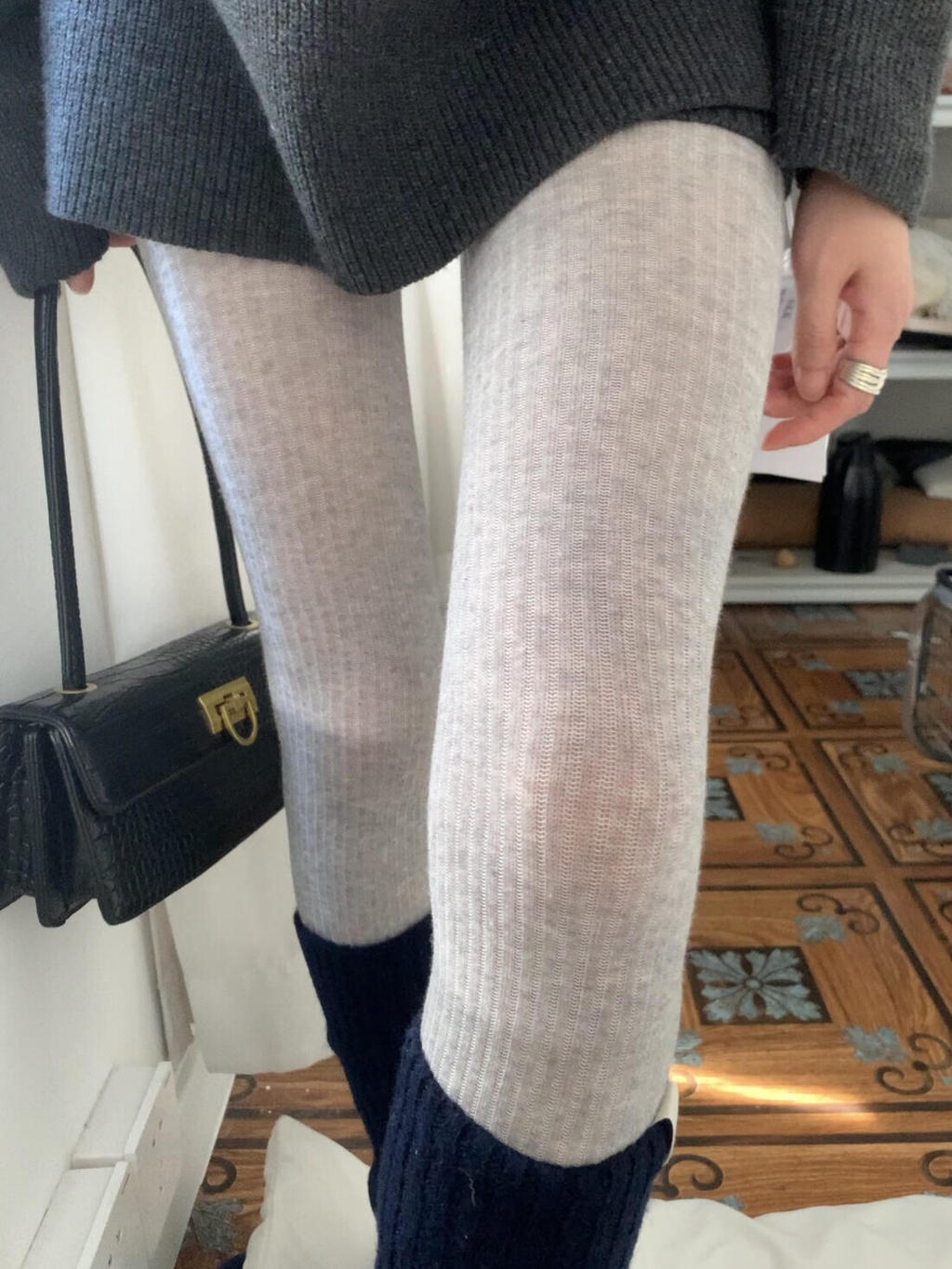 Quần Legging Miu Series - Chất Liệu Mỏng Hơi Trong Suốt, Sọc Rộng, Phong Cách Thời Trang Hiện Đại