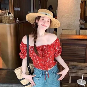 Áo crop top một vai hở rốn mùa hè dành cho nữ với tay áo phồng hoa, áo trễ vai ngắn có cổ một đư